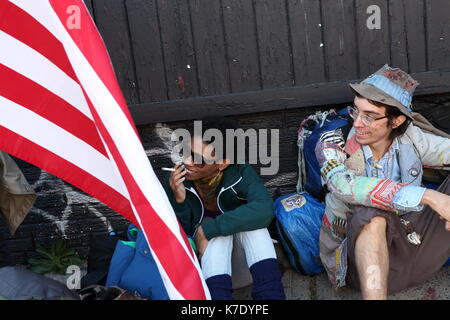 Mitglieder der Wall Street Occupy-bewegung Spaziergang durch Jersey City, New Jersey am 9. November 2011. Stockfoto