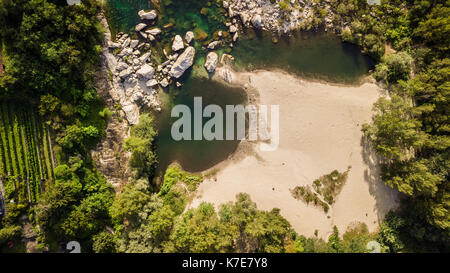 Panorama-aufnahme des Flusses Maggia im Tessin, Schweiz Stockfoto