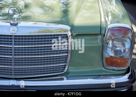 San Diego, CA/USA - Oktober 15, 2016: San Diego Autos & Kaffee Auto zeigen, wo lokale Autoenthusiasten monatliche Treffen Autos anzuzeigen und zu sozialisieren Stockfoto