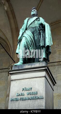 Statue von Karl Philipp von Wrede an der Feldherrnhalle in München, Deutschland Stockfoto