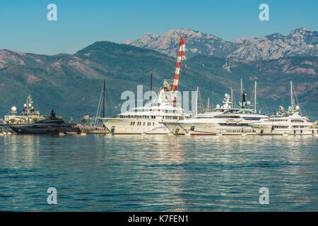 Elite Bereich von Tivat Montenegro - Luxus Yacht Marina Mittelmeer. Stockfoto