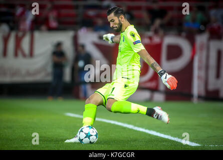 Piräus, Griechenland - Sempteber 12, 2017: Spieler von Sporting Rui Patricio in Aktion während der UEFA Champions League Spiel zwischen Olympiakos Piräus vs Sporting C Stockfoto