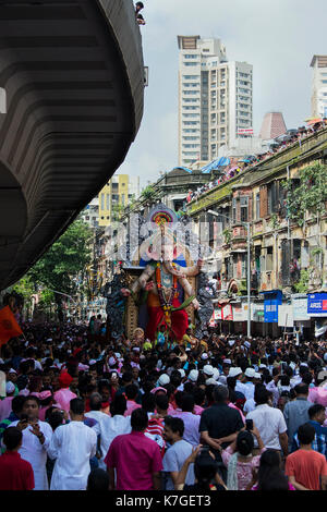 Das Bild der Ganpati oder Elefant unter der Leitung Herrn auf dem Weg an lalbaug zu eintauchen. Mumbai, Indien Stockfoto