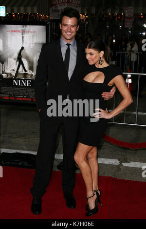 Josh Duhamel und Stacy "Fergie" Ferguson empfohlene am Los Angeles Special Screening von neun Gehalten an der Mann Dorf Theater in Westwood, CA am 09. Dezember 2009 RTNRD/MediaPunch Stockfoto