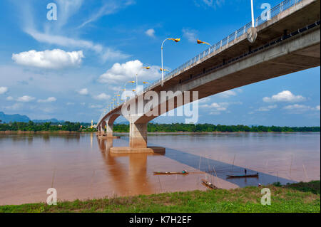 Die dritte Thai-laotischen Freundschaft Brücke über den Fluss Mekong Anschließen der Provinz Nakhon Phanom in Thailand mit Thakhek, Khammouane Provinz in Laos. Stockfoto