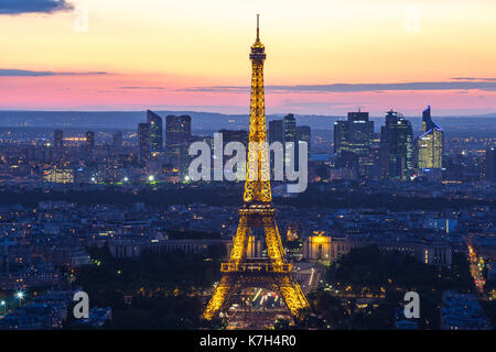 Paris, Frankreich, 14. Mai 2014: Light Show am Eiffelturm in der Nacht in Paris, Frankreich. Stockfoto