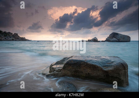 Sonnenaufgang über Tanote Bay, Koh Tao, Thailand, Südostasien Stockfoto