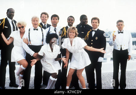 Foto von Alpha 070000 (1988) Charles Bubba Smith, Leslie Easterbrook, George Gaynes, David Graf, Matt McCoy, Marion Ramsey, Michael Winslow, Janet Jones, Tab Thacker, Lance Kinsey und G.W. Bailey in Police Academy 5: Zuordnung: Miami Beach Stockfoto