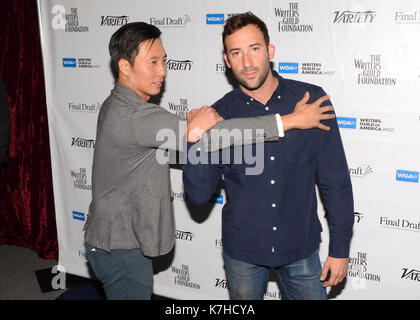 Kevin Yu Steven Davis nimmt an der Podiumsdiskussion Sublime Primetime 2017 der WGAW Teil Emmy-nominierte Writers Writers Guild Theatre September 15,2016 Beverly Hills, Kalifornien. Stockfoto