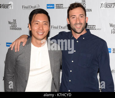 Kevin Yu Steven Davis nimmt an der Podiumsdiskussion Sublime Primetime 2017 der WGAW Teil Emmy-nominierte Writers Writers Guild Theatre September 15,2016 Beverly Hills, Kalifornien. Stockfoto