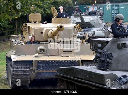 Tiger Tank, Demonstration im Tank Museum Bovington nur der Welt, der German Tiger 1 Panzer aus dem Zweiten Weltkrieg Stockfoto