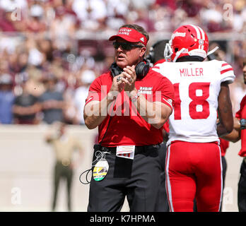 September 16, 2017: Lafayette Ragin Cajuns Haupttrainer Markierung Hudspeth auf dem Nebenerwerb in der ersten Hälfte während der NCAA Football Spiel zwischen der Lafayette Ragin Cajuns und der Texas A&M Aggies am Kyle Feld in College Station, TX; John Glaser/CSM. Stockfoto