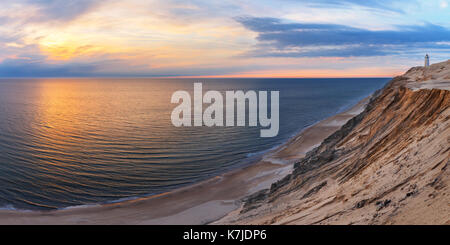 Der Leuchtturm Rubjerg Knude in Dänemark Stockfoto