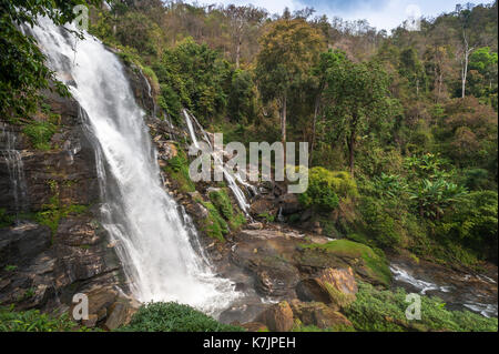 Wachirathan Falls (Diamond Creek Falls) im Doi Inthanon National Park. Chom Thong District, Chiang Mai Province, Thailand, Südostasien Stockfoto