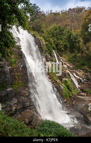 Wachirathan Falls (Diamond Creek Falls) im Doi Inthanon National Park. Chom Thong District, Chiang Mai Province, Thailand, Südostasien Stockfoto