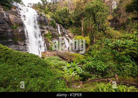 Wachirathan Falls (Diamond Creek Falls) im Doi Inthanon National Park. Chom Thong District, Chiang Mai Province, Thailand, Südostasien Stockfoto