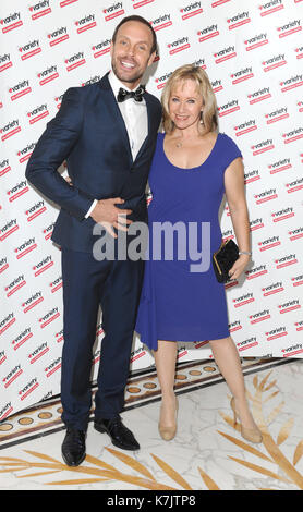 Foto muss Gutgeschrieben © Kate Grün/Alpha Presse 079965 07/01/2016 Jason Gardiner und Karen Friseur an der Vielfalt Kinder liebe Torvill und Dekan Tribut Mittagessen statt im The Dorchester, Park Lane, London. Stockfoto