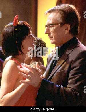 Foto © gutgeschrieben werden geliefert von Alpha 070000 (2003) Heike Makatsch als Mia und Alan Rickman als Harry im Film Love Actually. Stockfoto