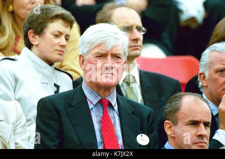 © Alpha Drücken Sie M 044449 17 06 01 CECIL PARKINSON - Stella Artois TENNIS MEISTERSCHAFT 2001 AN DER QUEEN'S CLUB IN LONDON. Stockfoto