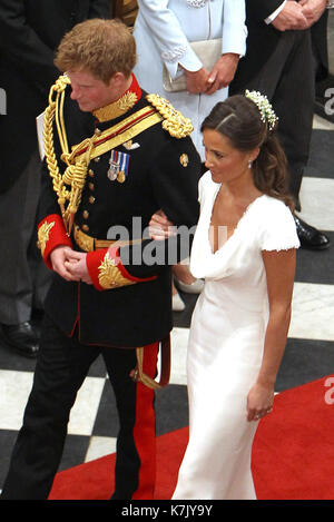 Foto muss Gutgeschrieben © Alpha Presse 074534 29/04/11 Prinz Harry und Pippa Philippa Middleton hinunter den Gang nach der königlichen Hochzeit von Prinz William, Herzog von Cambridge, und Katharina, Herzogin von Cambridge Katherine Kate Middleton an der Westminster Abbey in London. Stockfoto