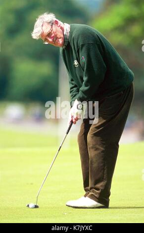 © Alpha Drücken Sie M 040816 05 2000 JIMMY HILL VINNIE JONES CELEB-KLASSIKER MOOR PARK GOLF CLUB RICKMANSWORTH HERTS Stockfoto