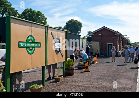 Signage in Yeovil Junction Railway Station, die Lage der Yeovil Railway Centre Stockfoto