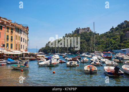 Portofino typischen schönen Dorf mit bunten Häusern in Italien, Ligurien, Genua Provinz Stockfoto