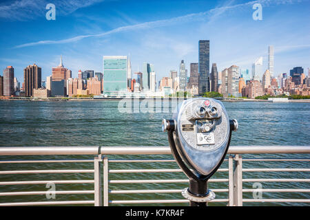 New York City Skyline und vintage Fernglas vor Stockfoto