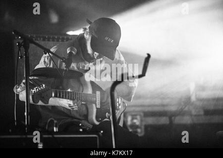 Mickey Smith, Ben Howard & Co bringen ihre neue Band in das Land der Heiligen Bühne Boardmasters 2017 Mit: Mickey Smith, Ben howard Wo: Watergate Bay, Cornwall, Großbritannien Wann: 13 Aug 2017 Quelle: WENN.com Stockfoto