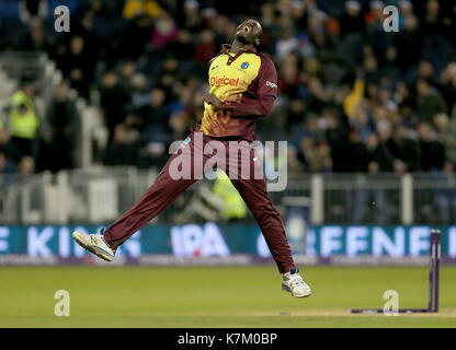 West Indies Carlos Brathwaite feiert nach der Einnahme der wicket von Englands Liam Plunkett die NatWest T20 Match im Emirates Riverside, Durham zu gewinnen. Stockfoto