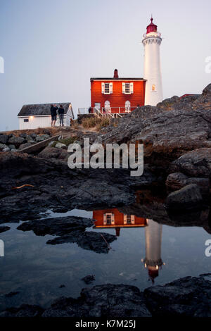 Fisgard Leuchtturm bei Nacht - Fort Rodd Hill, Victoria, Vancouver Island, British Columbia, Kanada Stockfoto