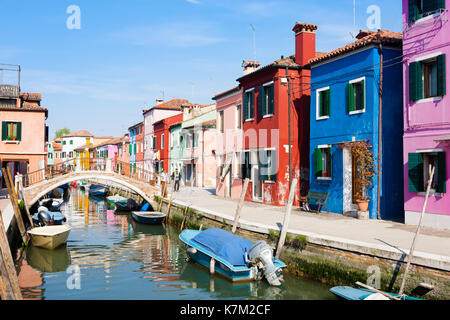 Farbige Häuser Ansicht. Insel Burano, Venedig. Traditionelle italienische Landschaft. Stockfoto