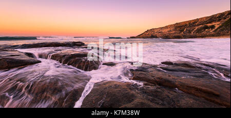 Sonnenaufgang am Prevelly Beach. Margaret River, Western Australien Stockfoto