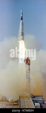 Die Atlas Collection im San Diego Air & Space Museum enthält Materialien, die von Lockheed Martin und ULA gestiftet wurden und die die Entwicklung der Trägerrakete von Atlas dokumentieren. Die Sammlung enthält über 3.000 Rollen mit 16-mm-Filmen, Fotografien und technischen Aufzeichnungen aus der Entwicklung des Programms. Stockfoto