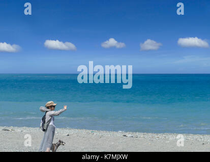 Der schöne Strand mit schönem Sand coluds bule Sky, Taiwan Stockfoto