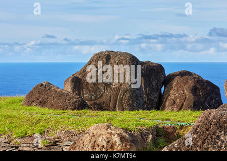 Zeremonielle Stein Dorf Orongo, wo der birdman Wettbewerb gehalten zu werden, in der Nähe Vulkan Rano Kau, Osterinsel (Rapa Nui), Chile Stockfoto