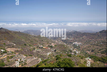 Gran Canaria, September, Calima, staubiger Luft, die durch die vorherrschenden Winde aus Afrika, decken die Insel, Blick von der hohen zentralen Bereichen in Richtung Las Stockfoto