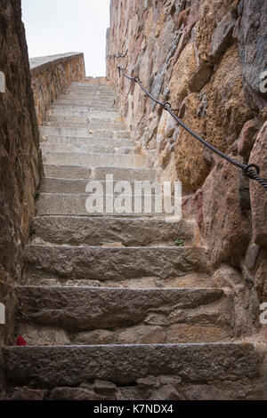 Treppe in den Himmel - alte Steintreppe in Avila, Spanien Stockfoto