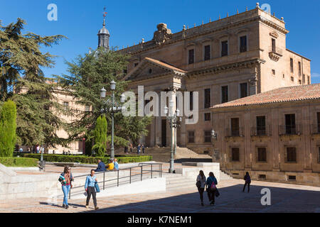 Universität von Salamanca, Fakultät für Philologie - Sprachen in Plaza de Anaya, Spanien Stockfoto