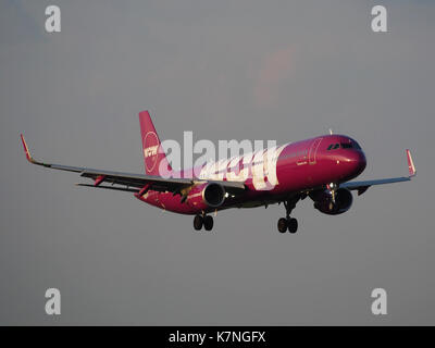 TF-GMA WOW air Airbus A 321-211 (WL) Landung am Flughafen Schiphol (EHAM-AMS) Start- und Landebahn 18R pic 1. Stockfoto