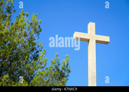 Das Kreuz über Srd Sehenswürdigkeiten in Dubrovnik, Kroatien. Stockfoto