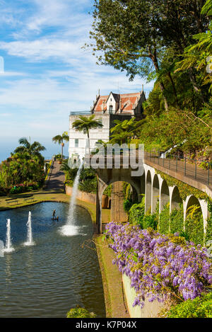 Historischen Palast, den See und die Wasserspiele im botanischen Garten, der tropische Garten Monte Palace, Monte, Madeira, Portugal Stockfoto