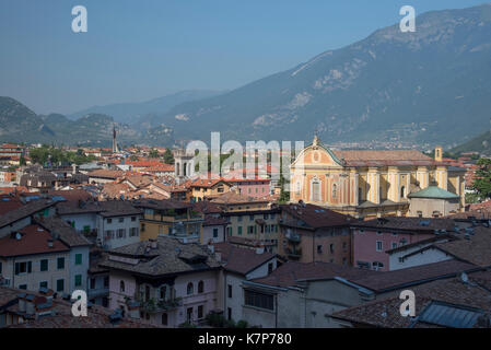 Blick vom Uhrturm, Riva del Garda, grössere Stadt am Ufer des Gardasee, Brescia, Italien Stockfoto