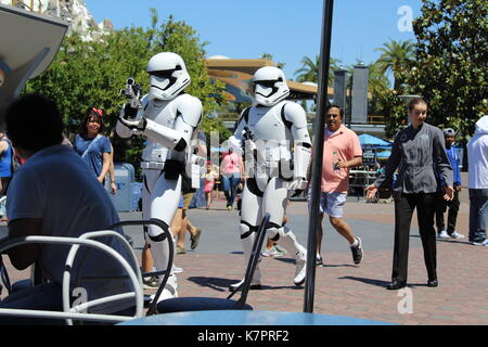 Sturmtruppen im Disneyland. Stockfoto