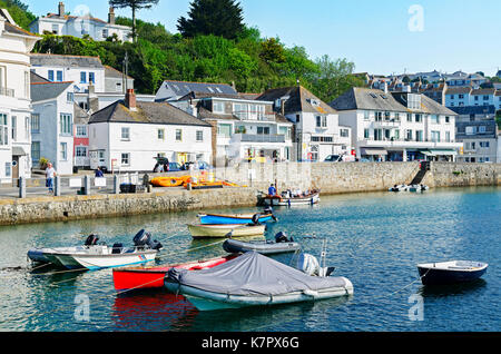 Boote im Hafen von St. Mawes auf der roseland Halbinsel, Cornwall, England, Großbritannien, Großbritannien. Stockfoto