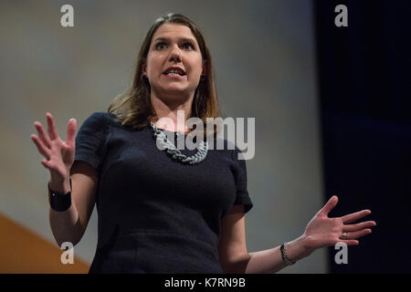 Bournemouth, UK. 17 Sep, 2017. Jo Swinson MP, der stellvertretende Chef der Liberaldemokraten, macht eine Grundsatzrede vor der Liberalen und Demokratischen Partei Europas Herbst Konferenz. Credit: Mark Kerrison/Alamy leben Nachrichten Stockfoto