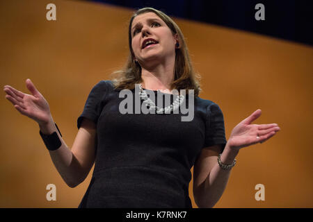 Bournemouth, UK. 17 Sep, 2017. Jo Swinson MP, der stellvertretende Chef der Liberaldemokraten, macht eine Grundsatzrede vor der Liberalen und Demokratischen Partei Europas Herbst Konferenz. Credit: Mark Kerrison/Alamy leben Nachrichten Stockfoto