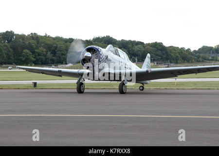 AKRON, Ohio USA-SEPT 9: North American T-6G Texan an Requisiten und Kolben Airshow am Akron Fulton International Airport Stockfoto