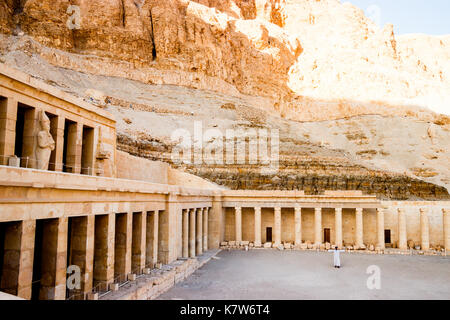 Die alten Tempel der Hatschepsut in Luxor, Ägypten Stockfoto