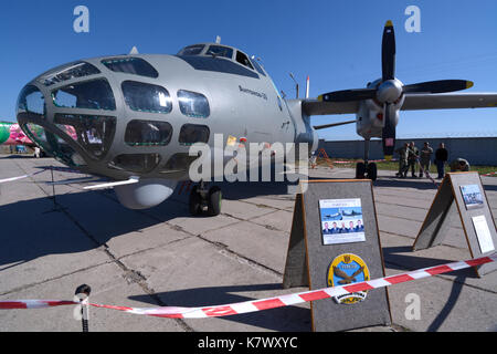 Antonow An-30 (NATO reporting Name: Clank), eine Antenne Kartographie-, Aufklärungs- und Transportflugzeuge. Air Show in Zhuljany Flughafen. 16.09.2016 Stockfoto